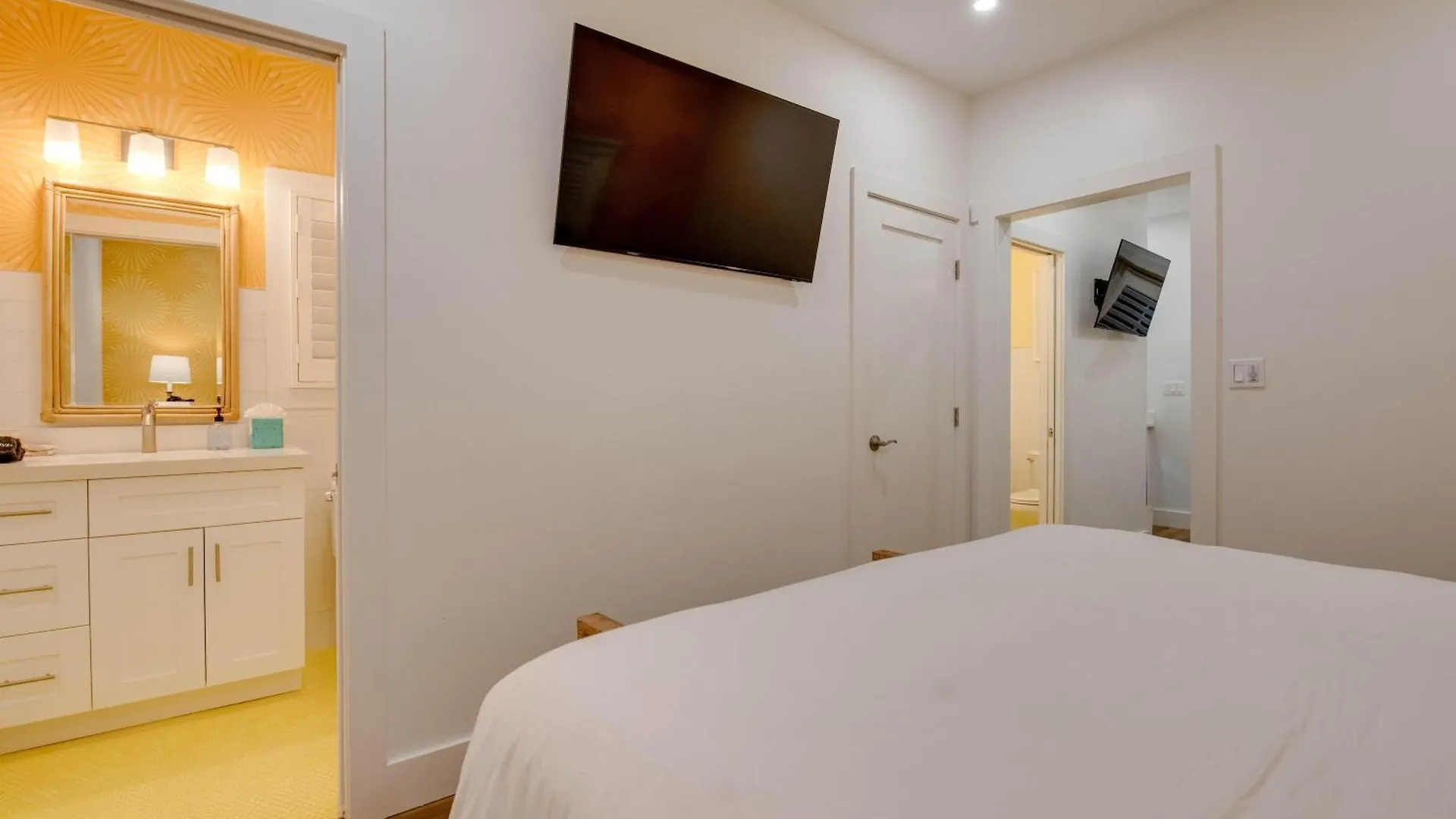 Custom House Inn All Key West Apartment
