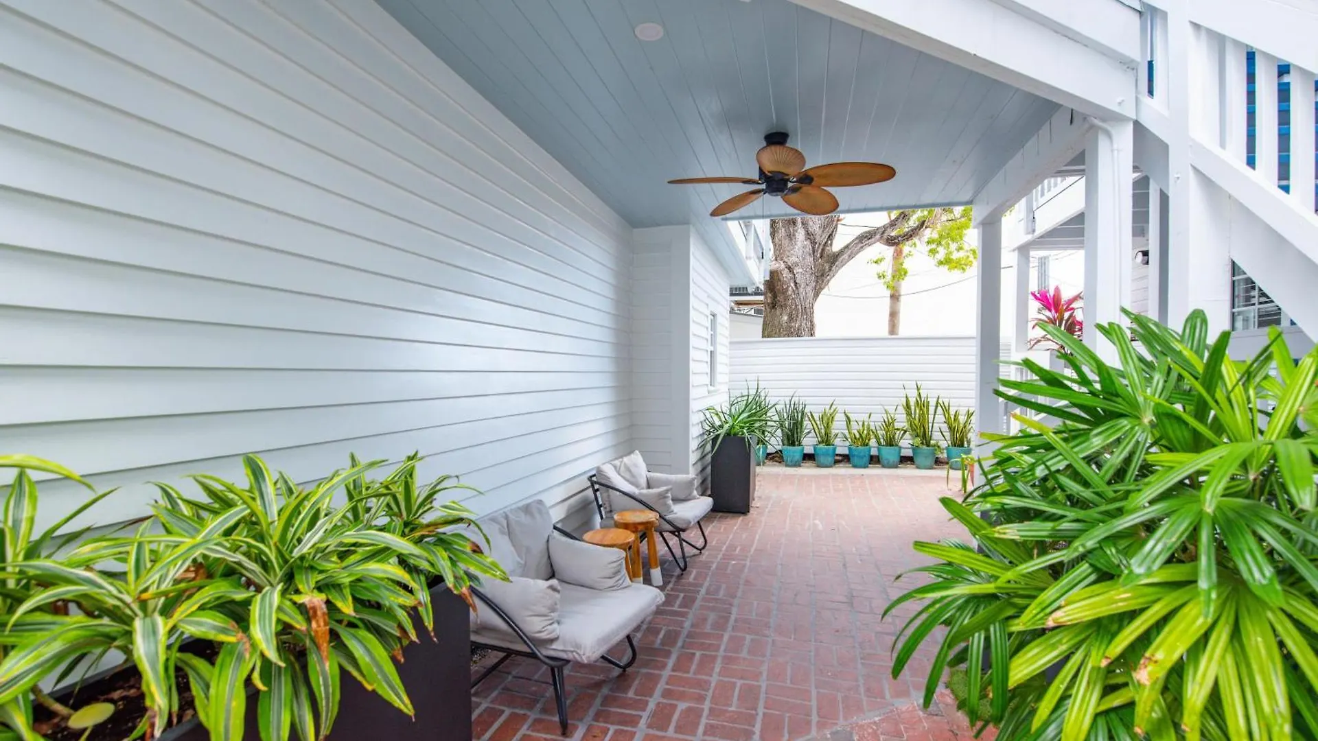 Custom House Inn All Key West Apartment