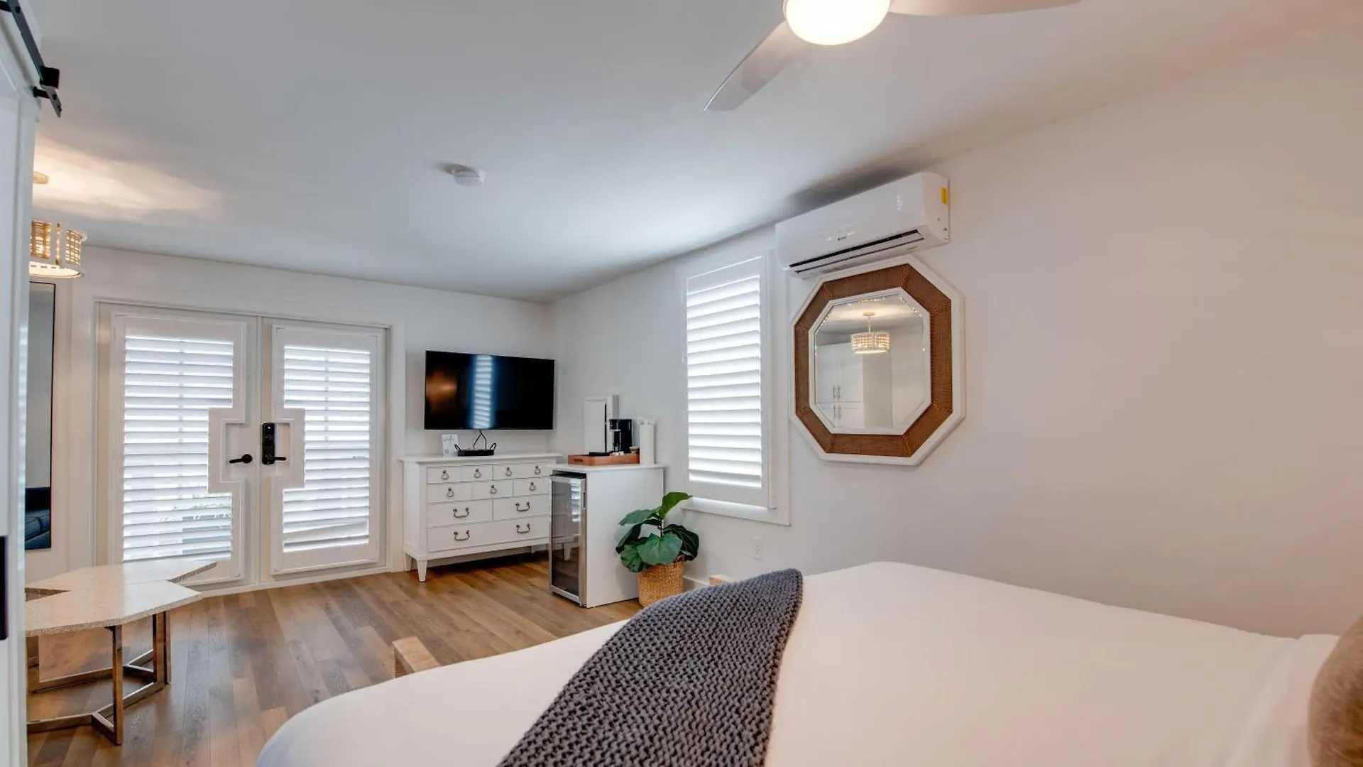 Custom House Inn All Key West Apartment