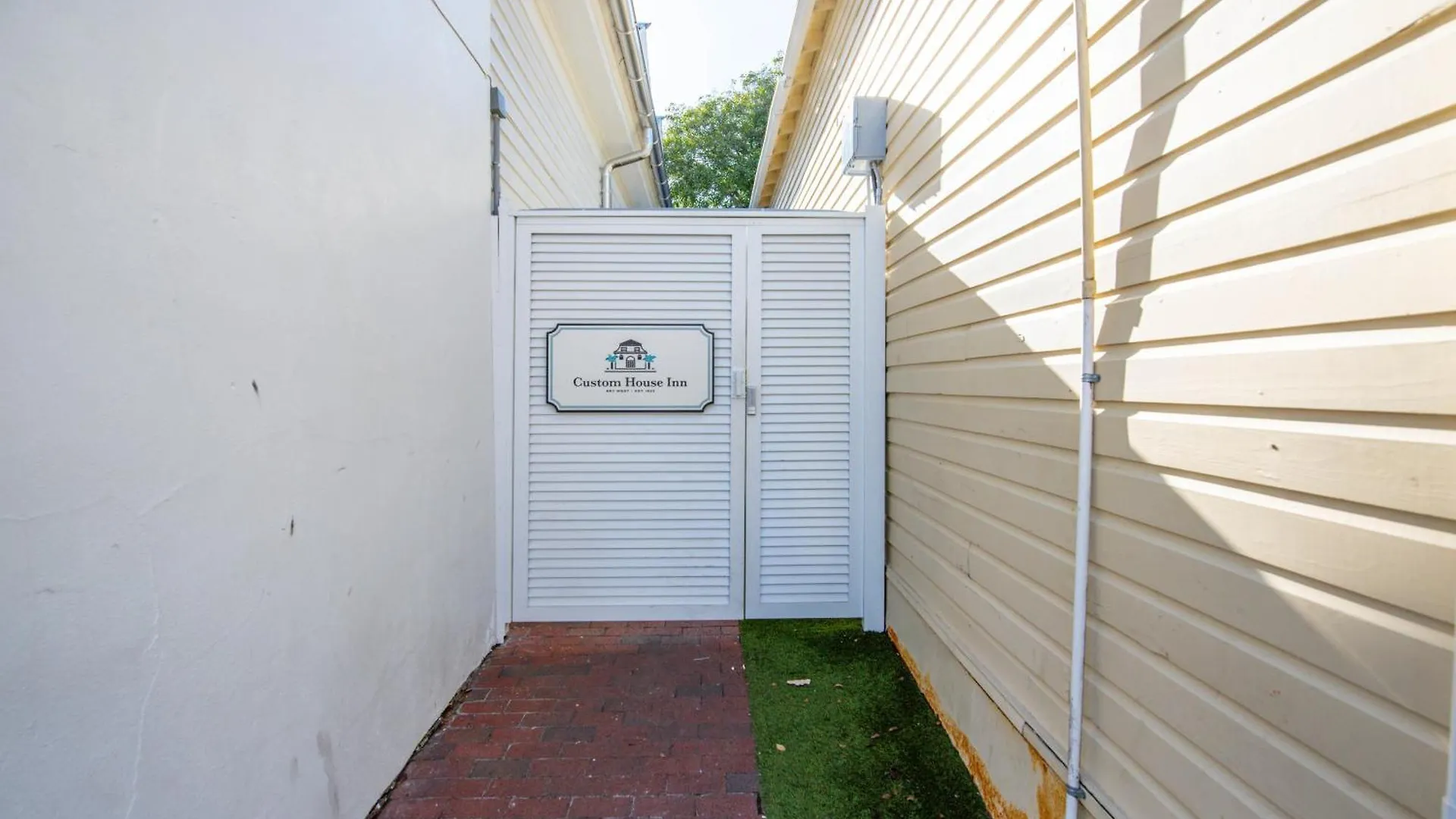Custom House Inn All Key West Apartment